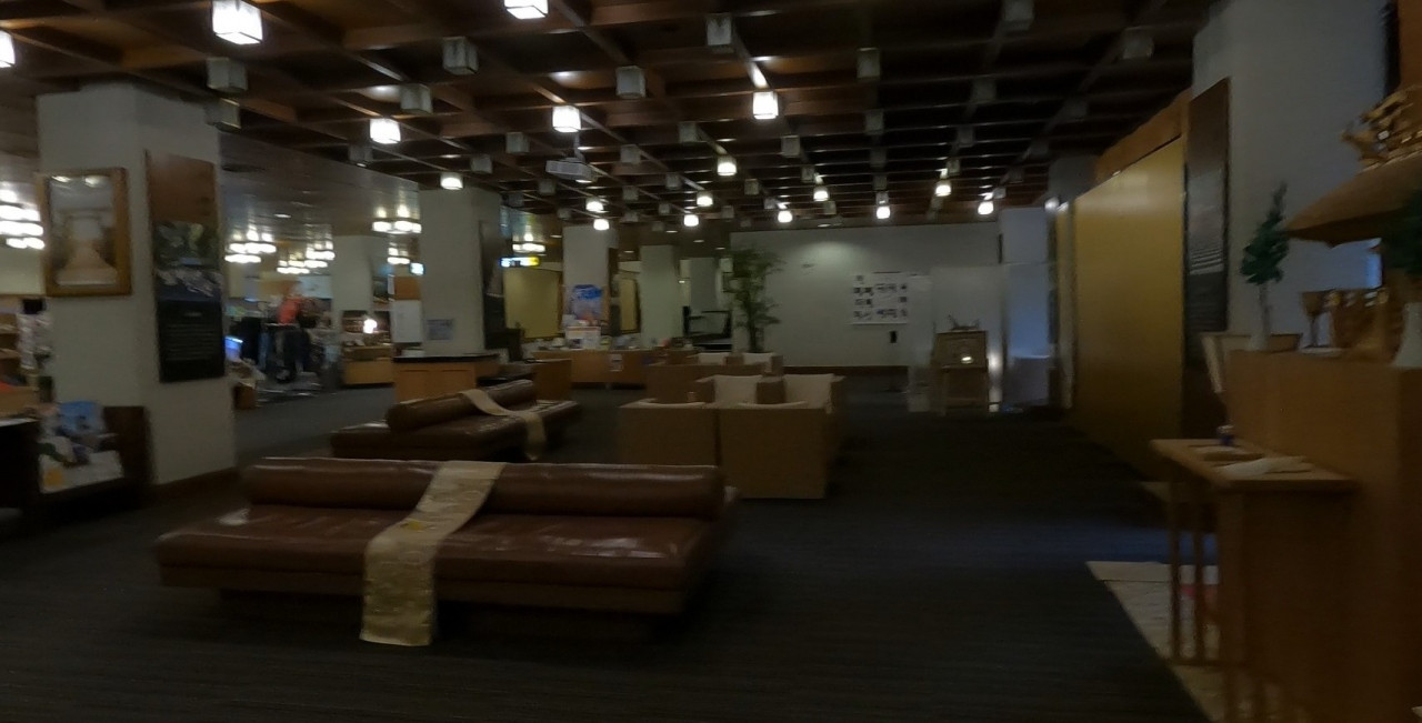 ロビーも広くて開放的