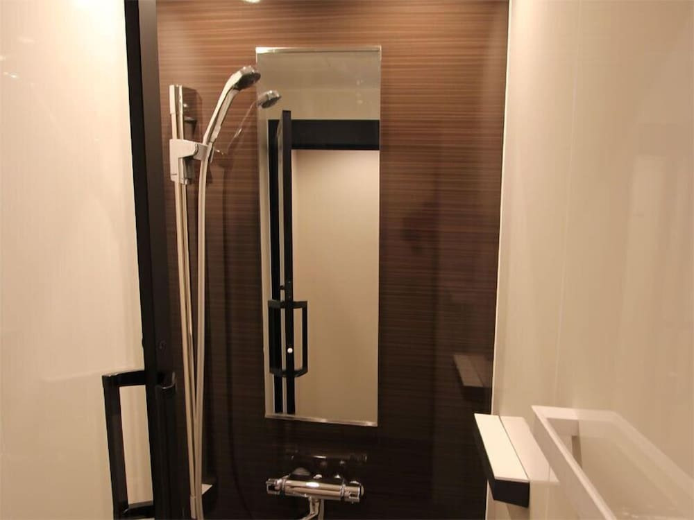 バスルームのシャワー