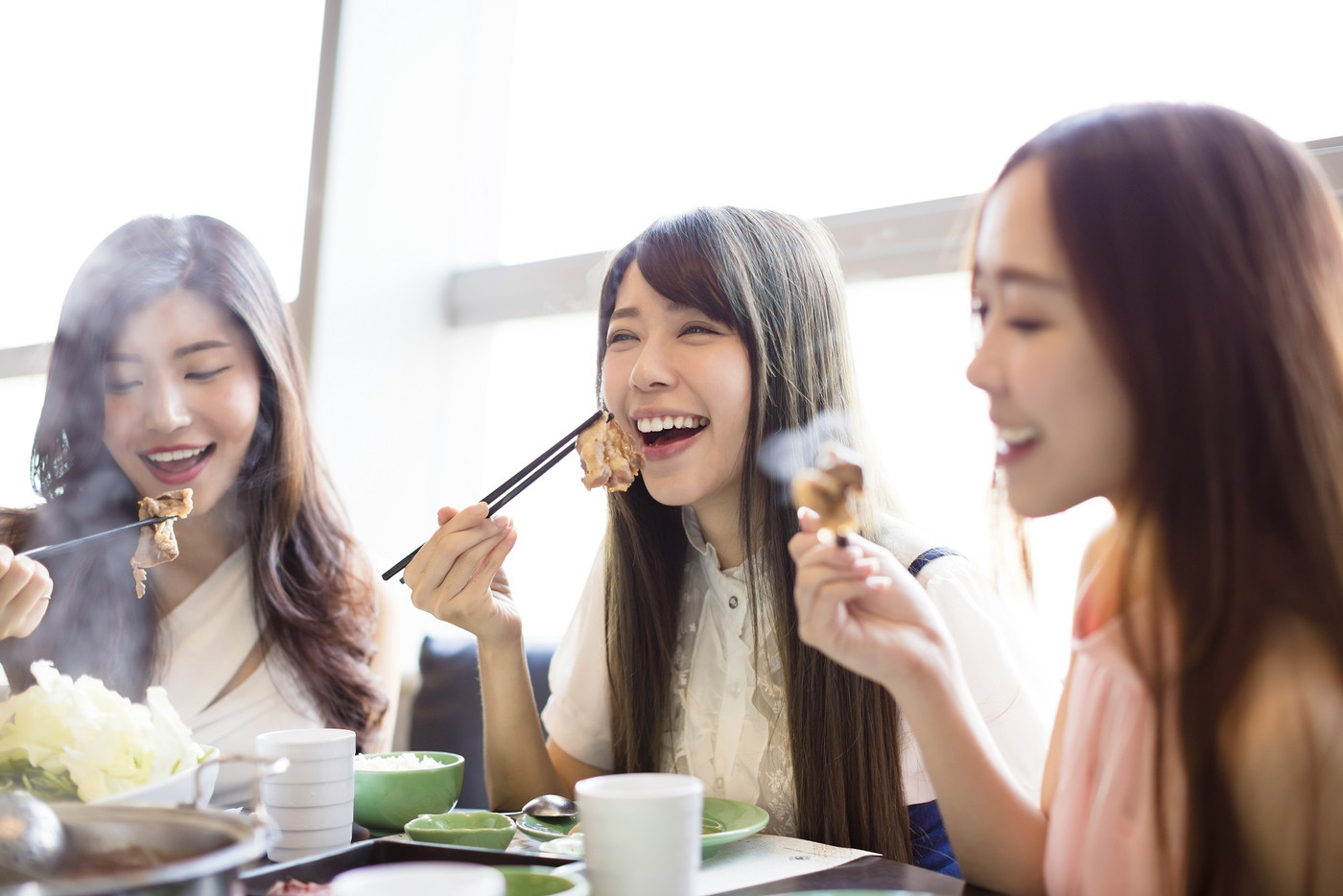 女子旅のいちばんのご馳走は「女子トーク」1751728