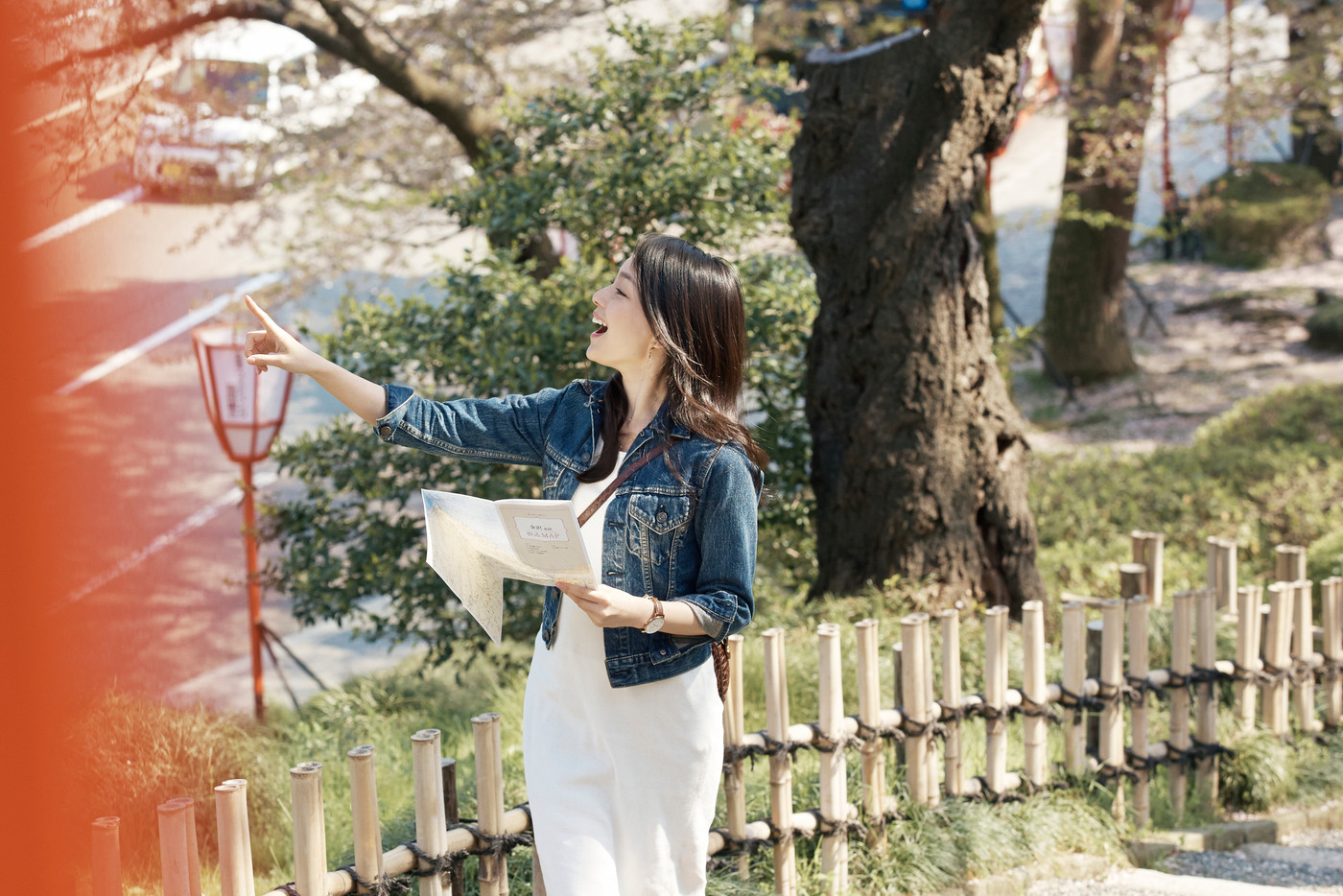 一人旅をする女性