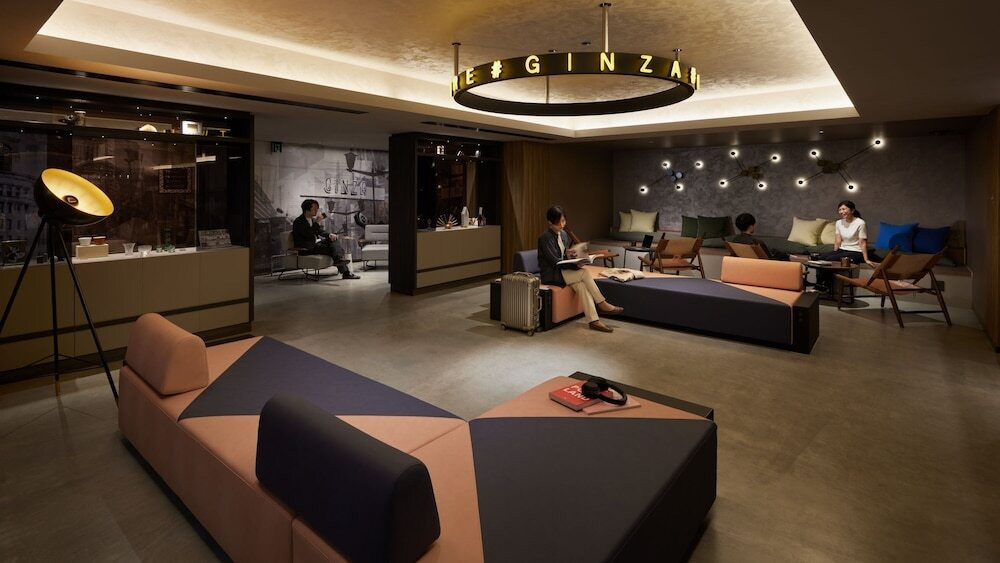 ロビーラウンジ