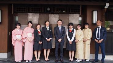 施設の入り口 / 14