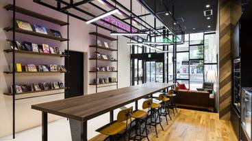 内部エントランス / 2