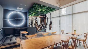 ロビーラウンジ / 11