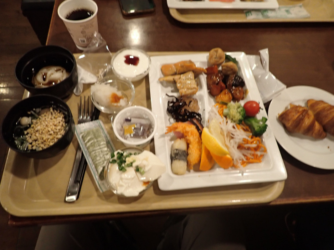 朝食。結構取りすぎてしまいました(^_^;)