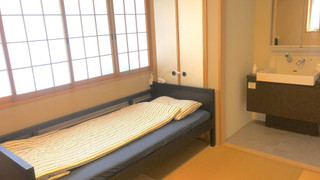 Room 301 ツインルーム 共用バスルーム