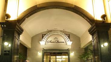 施設の入り口 / 16