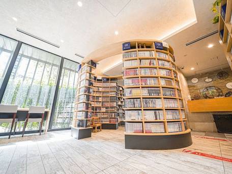 クインテッサホテル東京羽田 Comic & Books / 3