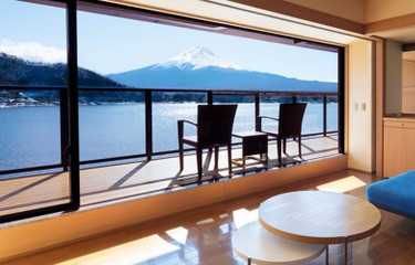 5 Best Luxry Onsen Hotels in Yamanashi for a Breathtaking View of Mount Fuji as a Couple