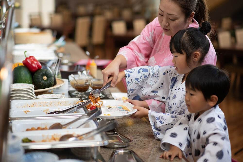 ベビーグッズの貸し出しが嬉しい♪郷土料理が楽しめるバイキングも！3930735