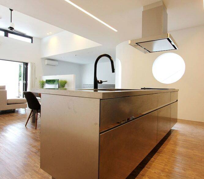 IHコンロは3口 / 2