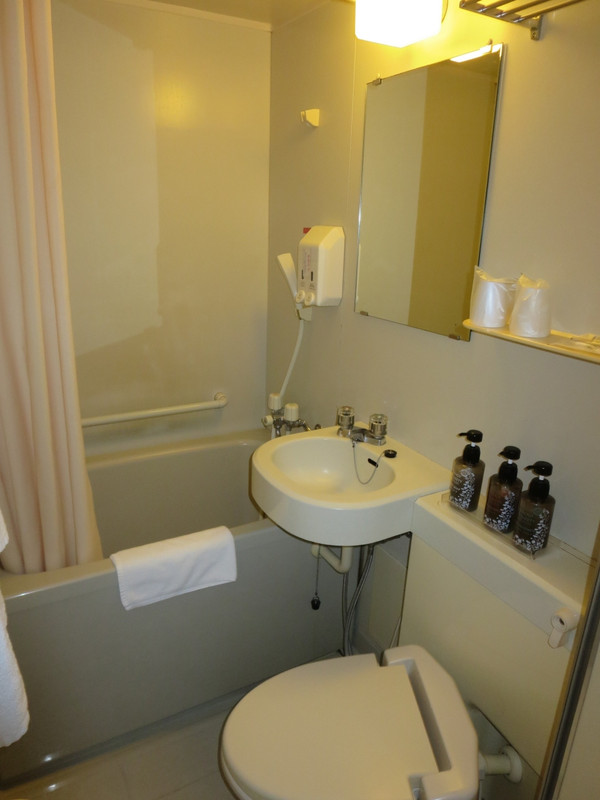 ビジネスホテルサイズの洗面、バス、」トイレ