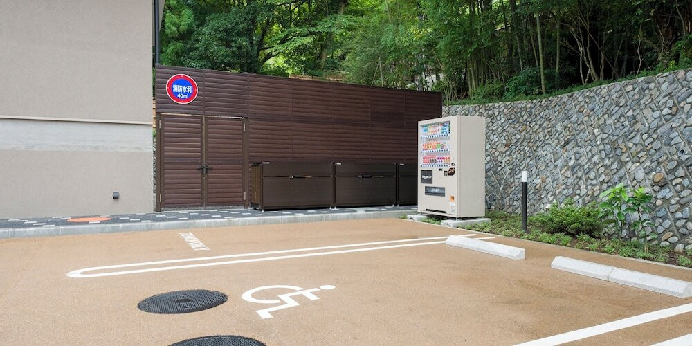 車椅子対応のトラック用駐車場