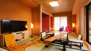 手水鉢からの水滴のささやきが聞こえる日本庭園石庭付のお部屋 (42sqm)