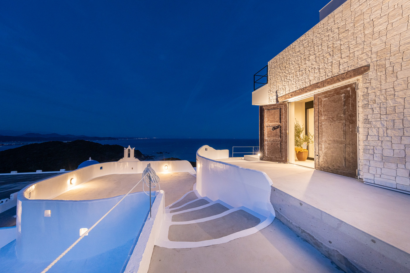 夜のテラスはふたりだけの幻想的な時間3398773