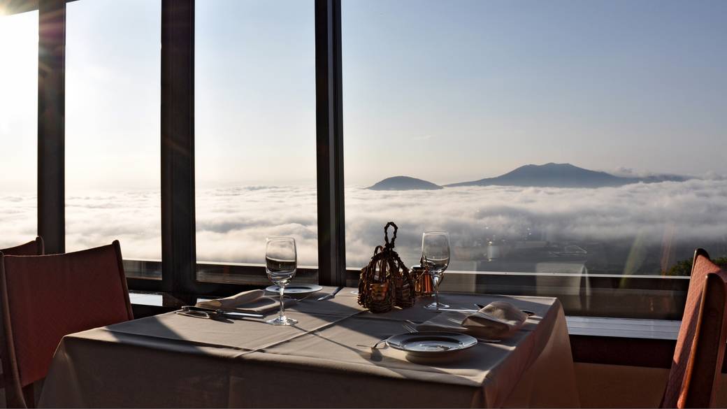 「ソルビエ」内観 / 2