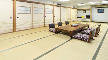 客室内のダイニングエリア / 8