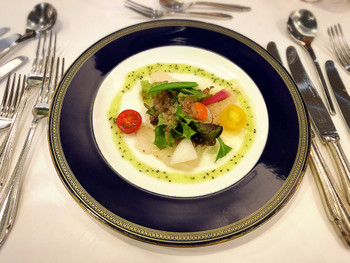 「鳥羽国際ホテル」 料理 120061141 真鯛のカルパッチョと彩野菜のエメラルドソース