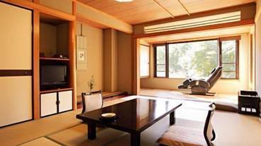 客室内のダイニングエリア / 4