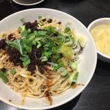 ちょもらんま酒場 八重洲地下街店（チョモランマサカバ）