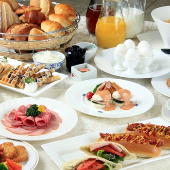 約40種類のバイキングでお腹も心も大満足3484555