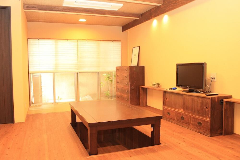 客室内のダイニングエリア