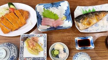 旅館のお食事処 / 10