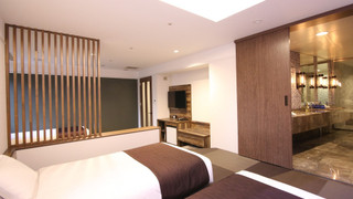 ファミリー 和洋室 (洗い場つきバスルーム、トイレ個室、ダブルシンク、琉球畳直置きマットレス)