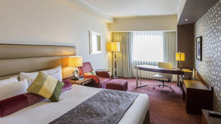 デラックス ルーム キングベッド 1 台 禁煙 (High Floor)