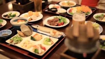 食事・飲み物 / 3