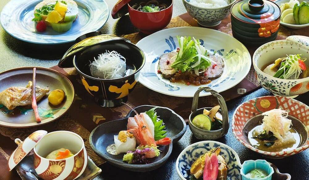 夕食／懐石料理一例 / 1