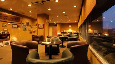 ロビーラウンジ / 3