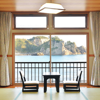 日本海の壮大な景色を一望できる展望浴場と食事が自慢！3408517