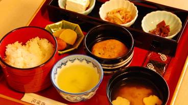 食事・飲み物 / 8