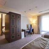 比叡山の山頂を望む
ヨーロピアンな客室 / 2