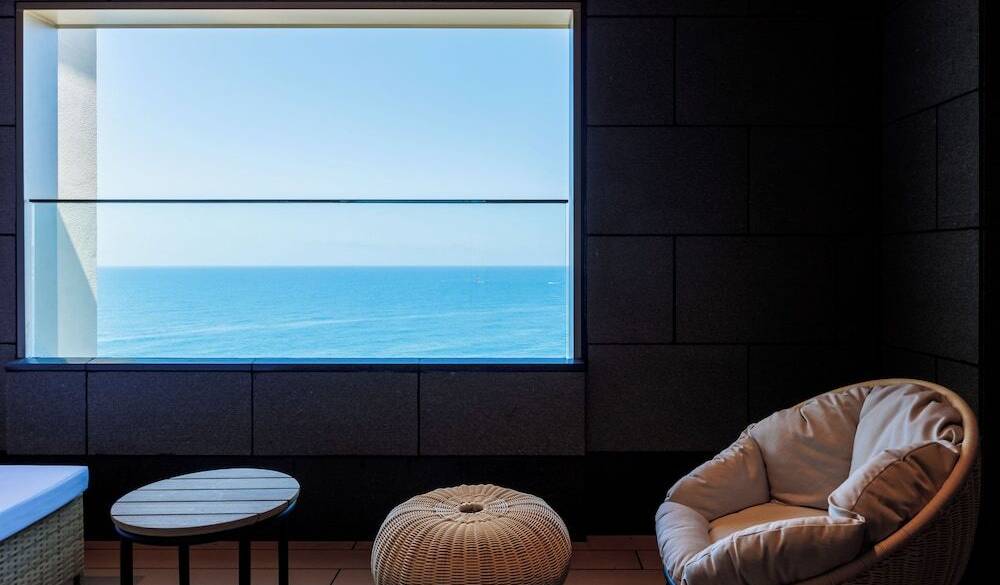 温泉露天風呂付き客室 眺め / 2