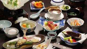 食事・飲み物 / 4