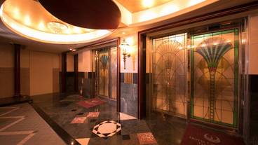 ホテルの入り口 / 1