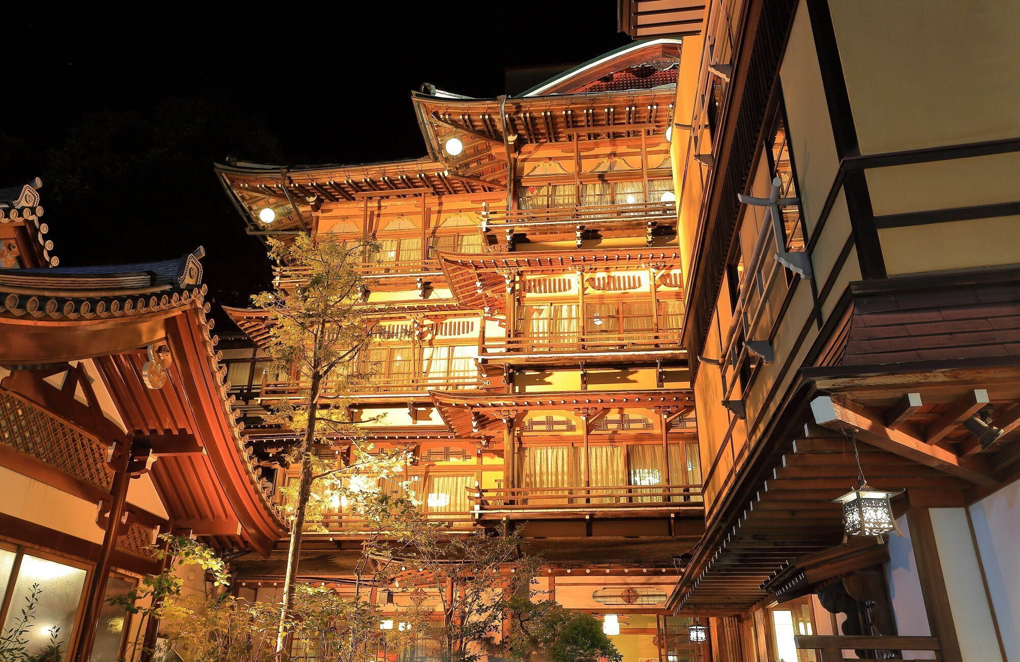 千 と 千尋 の 神隠し 旅館