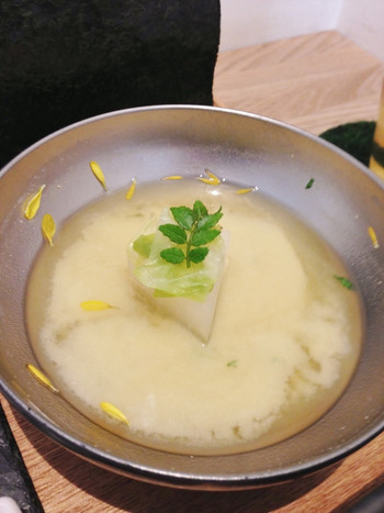「AWOMB」料理 691731 白味噌の椀に寄ってみました