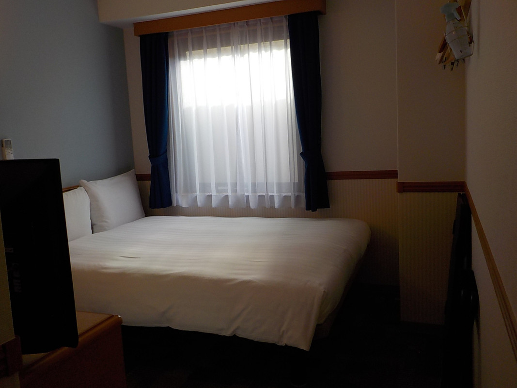 ダブルベッドルームですが、スペースにやや余裕があります。