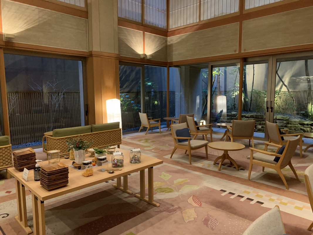 湯上りスペース お酒はないけどフリードリンクのサービスが素敵