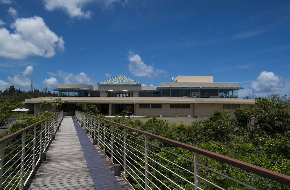 ホテルの敷地内