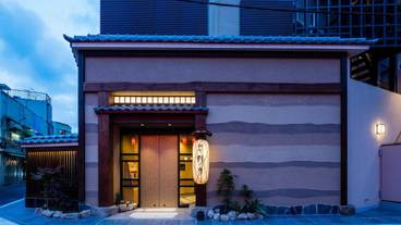 施設の入り口 / 35