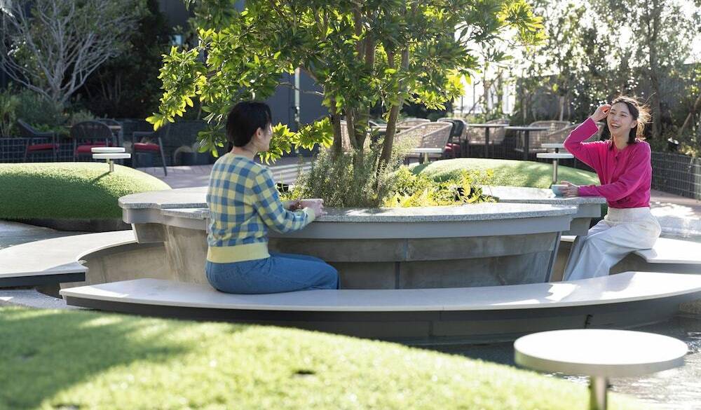 空中庭園でのんびり / 3