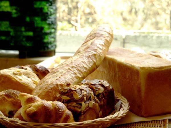 毎朝焼きたてが届くパン / 2