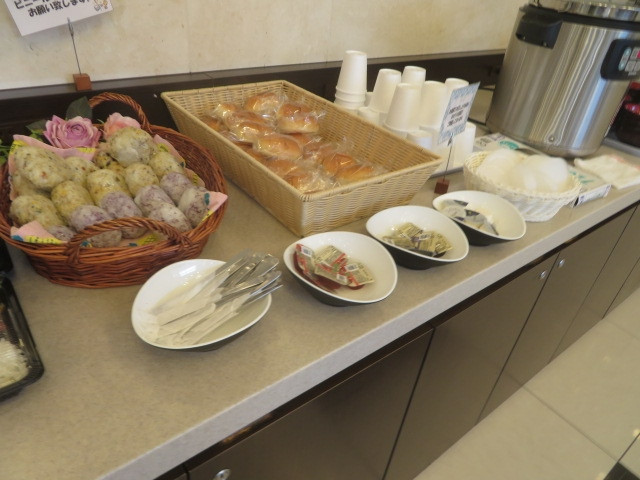 朝食のおにぎり・パン