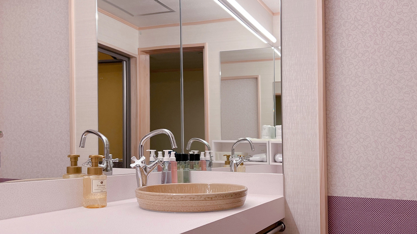 温泉付き客室「茜」洗面