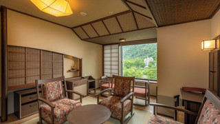 フォース 49平米 禁煙 / 渓谷側 / 天然温泉客室風呂付き