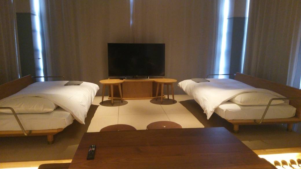 お部屋でまったり
ガールズトーク / 1